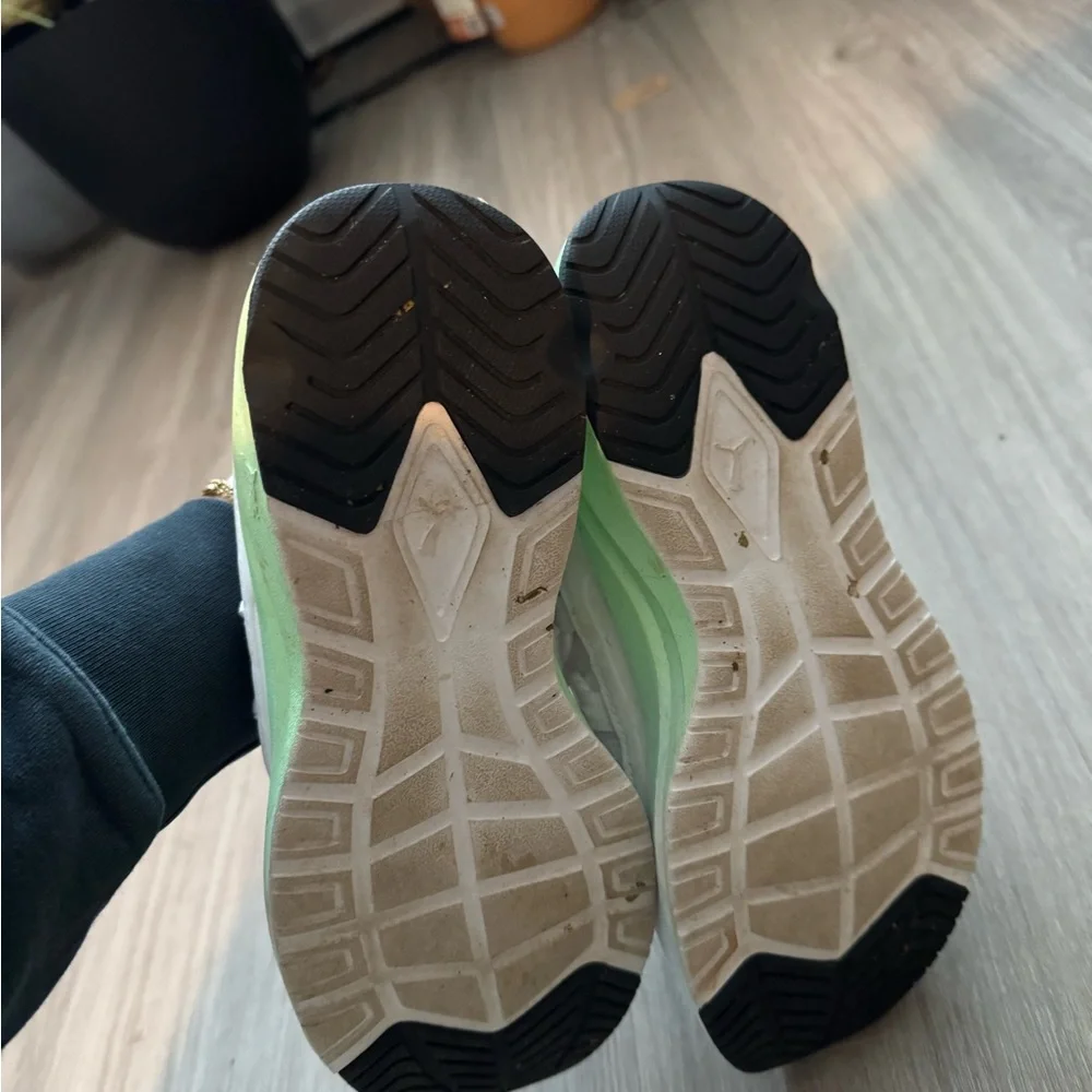 PUMA Women's Softride Sneaker - Picture 4 of 8